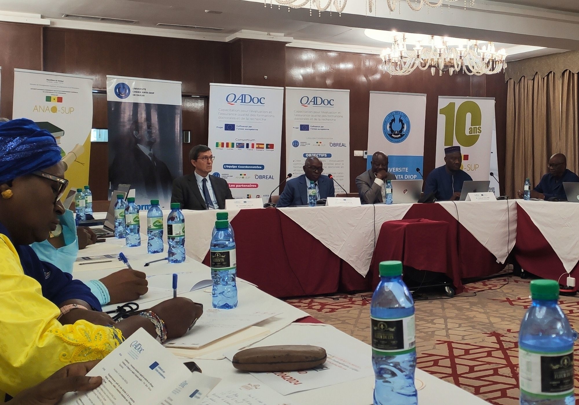 Mesa redonda celebrada los días 23 y 24 de abril en Dakar (Senegal) en el marco del proyecto QADoc (Capacitation pour l'Évaluation et Assurance Qualité des Formations Doctorales et de la Recherche).
